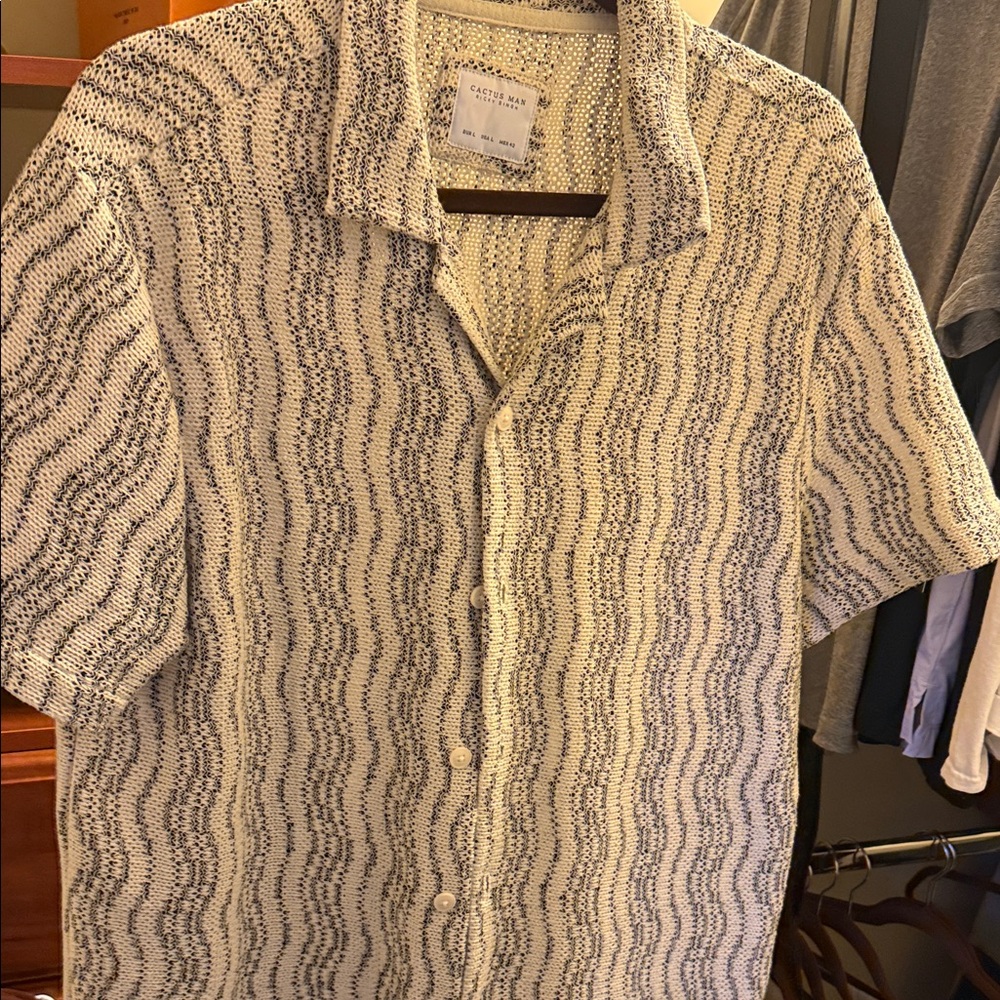 Cubavera Cream and Blue Wave Pattern Shirt